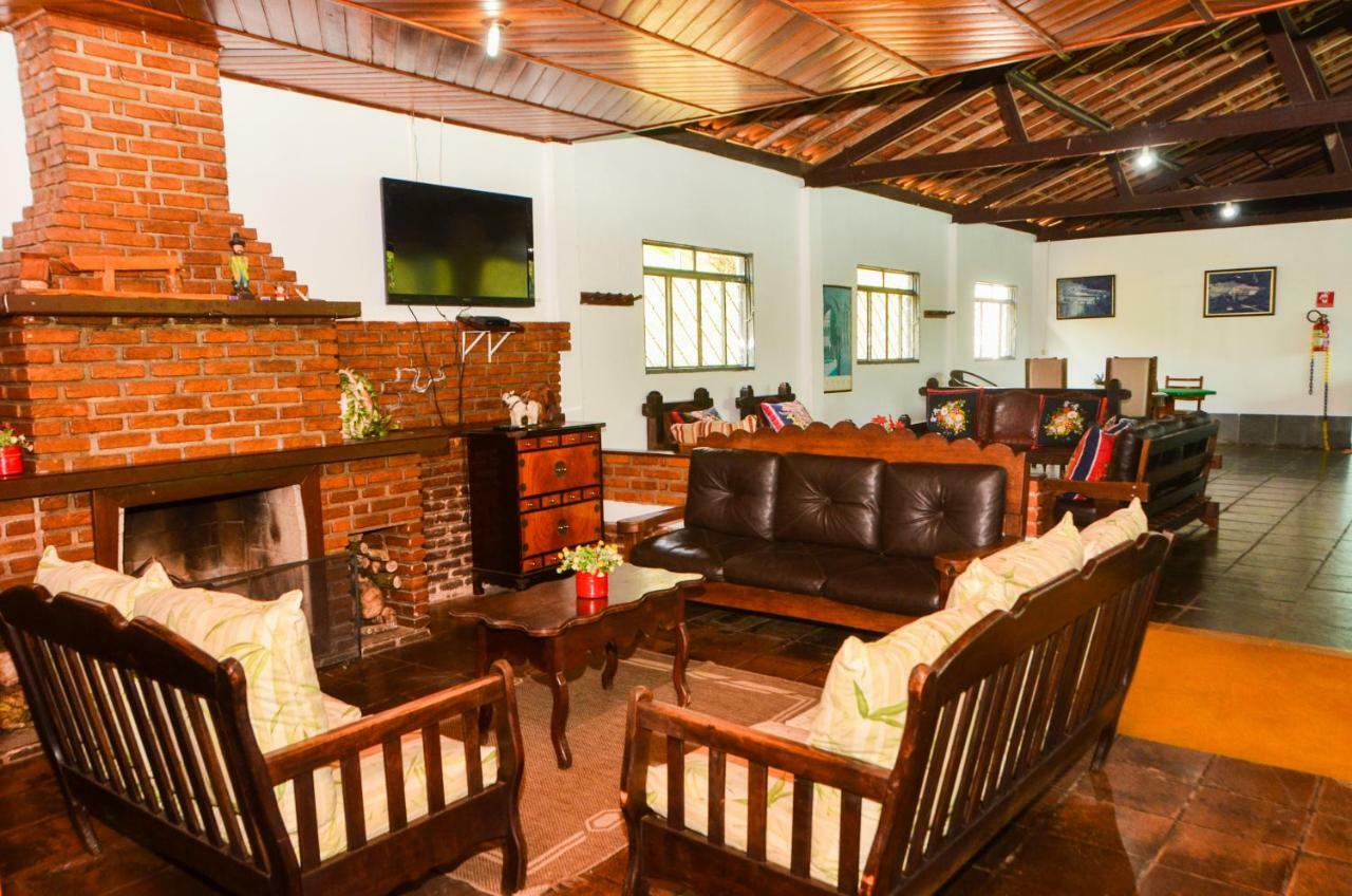 Hotel Fazenda Villa Galicia Назаре-Паулиста Экстерьер фото